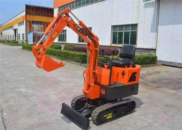 15小型挖掘機(jī)